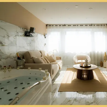 Daire B Unique Jacuzzi I Cinema Gaillard