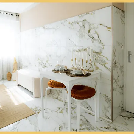 B Unique Jacuzzi I Cinema Gaillard